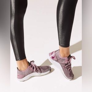 Nike Red and Black Athletic Shoes Sleek Design